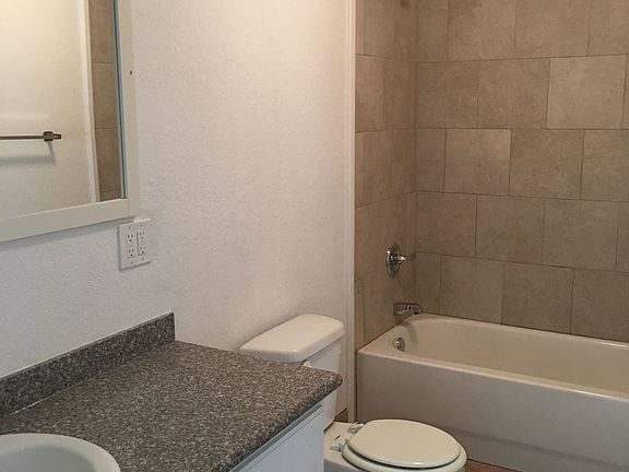 4th image of 1621 Cherry St