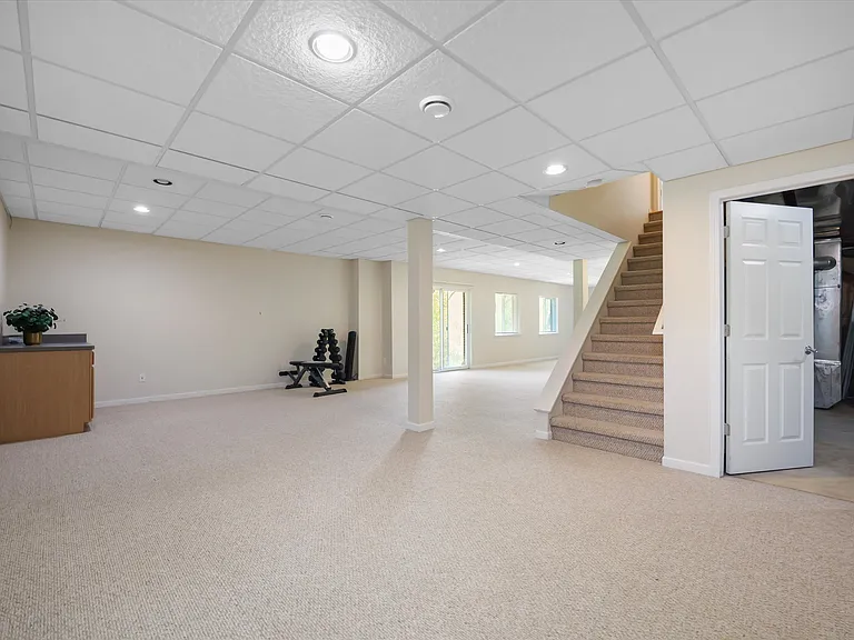 31216 Kingswood Blvd — Photo 39