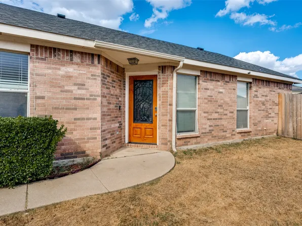 909 Honey Locust Ln, Crowley, TX 76036