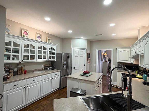 5th image of 4151 Castle Gate Dr