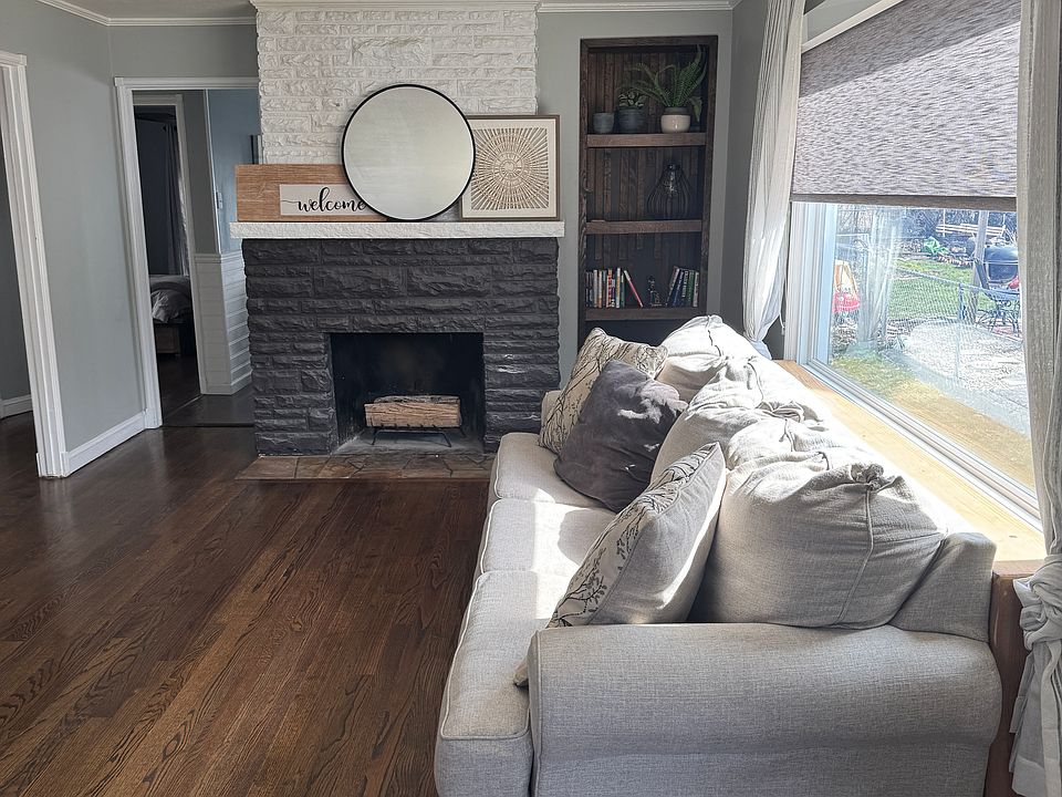 1st image of 444 Longfellow Ave