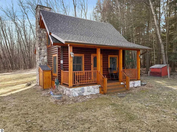 3900 Swaney Rd, Traverse City, MI 49686