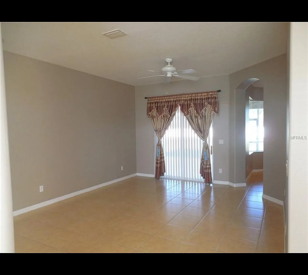 3 bed, 2042 sqft, $2,000 — Photo 2