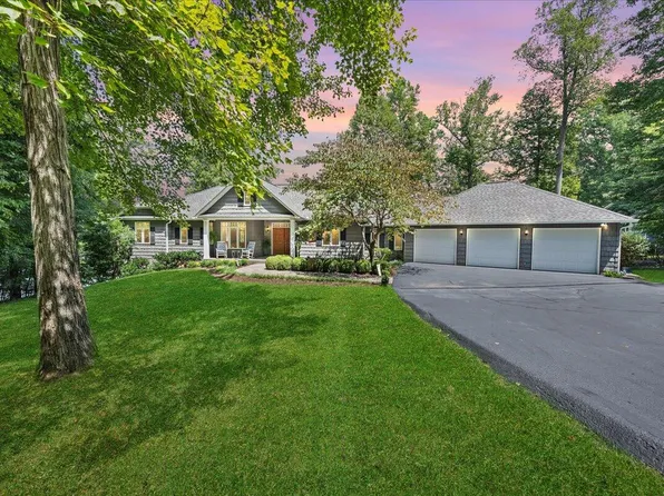 2205 Lakewood Forest Rd, Moneta, VA 24121