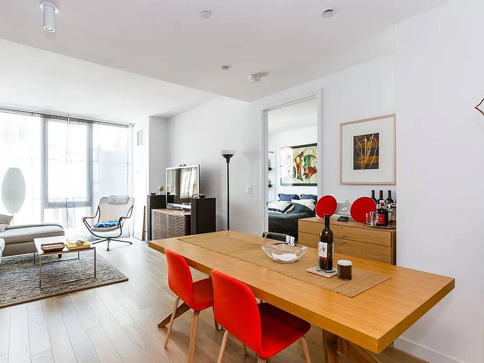 1st image of 540 W 49th St APT 204S