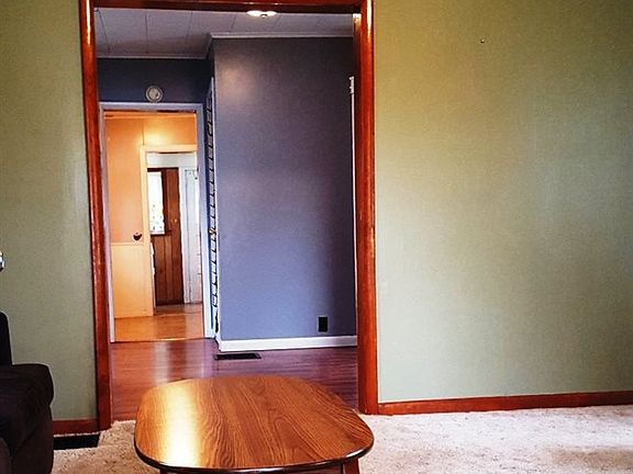 3rd image of 217 Burnam St