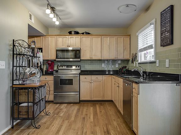 4th image of 940 Gale Ln APT 134