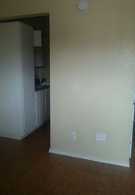 5th image of 515 N Oak St APT 214
