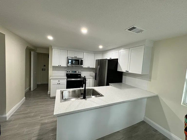810 Baker Ave #1 — Photo 2
