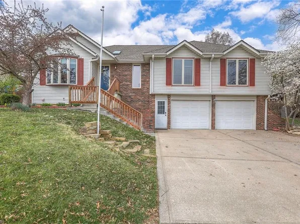 1841 NW 2nd St, Blue Springs, MO 64014