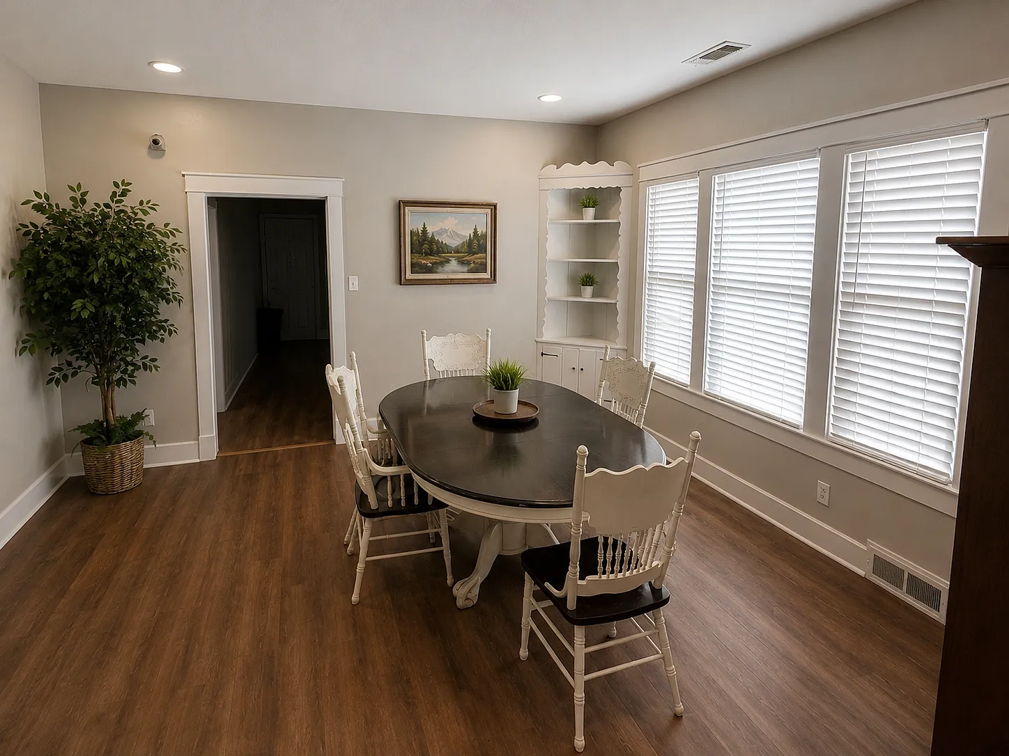 1749 University Blvd — Photo 3