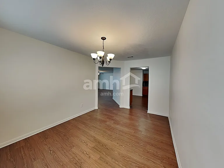 3631 Barkers Crossing Ave — Photo 6