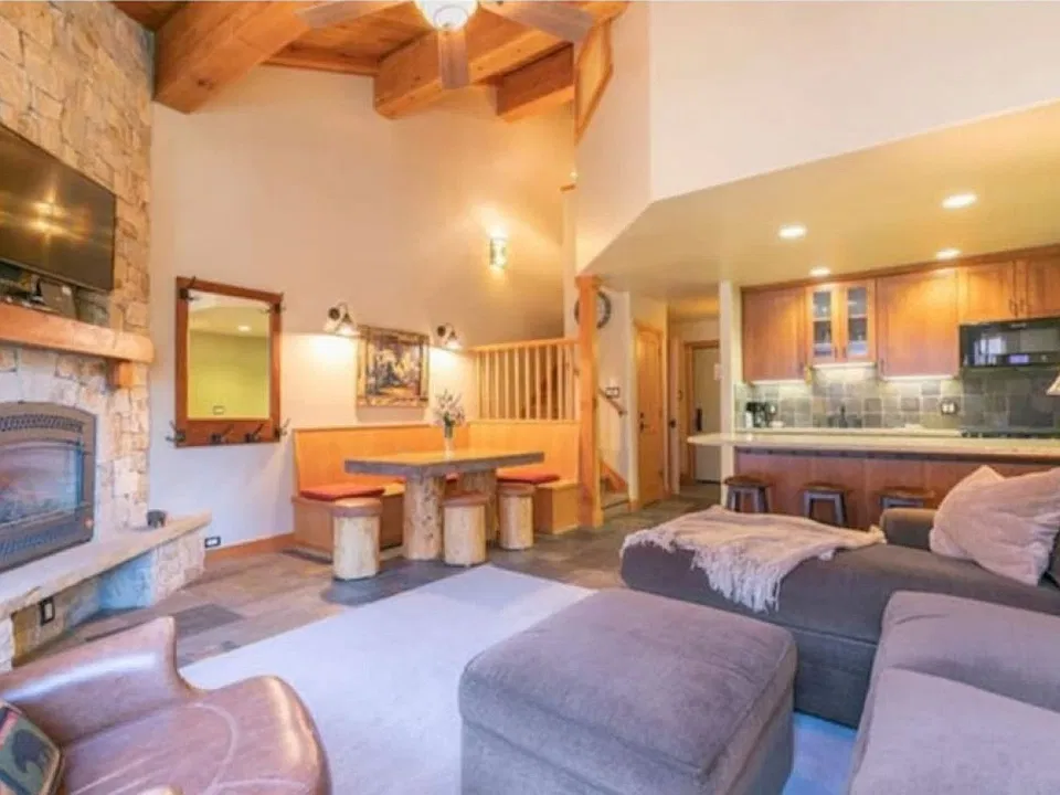 318 N Village Dr #ID1698151P