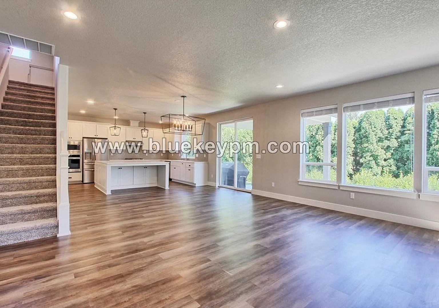 4 Bed, 3 Bath Home in Walnut Grove Near Andresen and 78th Street — Photo 3