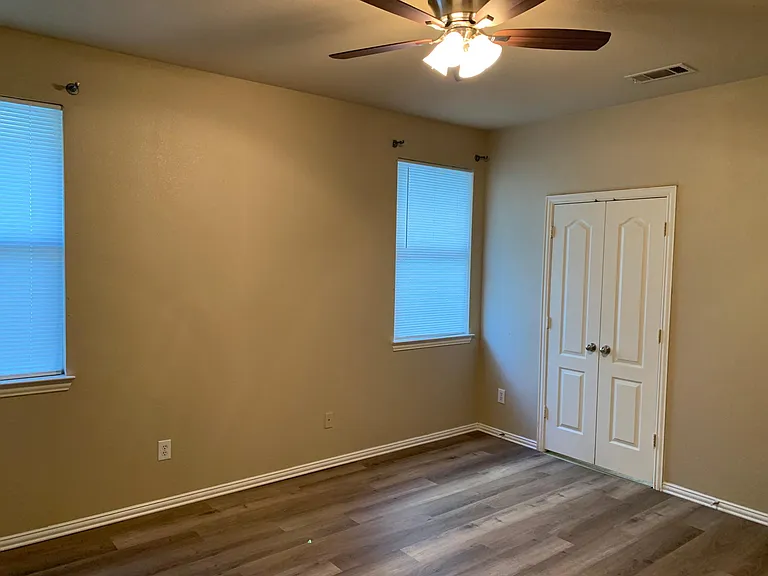9513 Waterman Dr — Photo 5