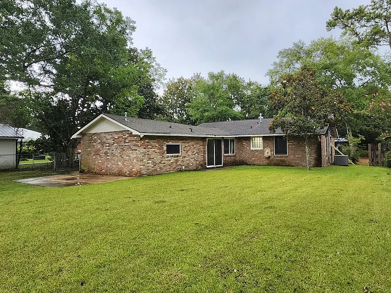 1917 Stuart Ave — Photo 18