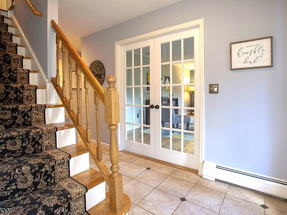 5th image of 40 Westgate Dr