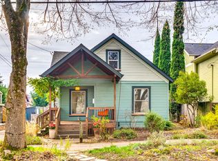 1566 SE Sherrett St #A, Portland, OR 97202