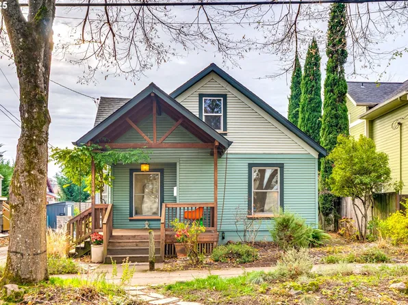 1566 SE Sherrett St #A, Portland, OR 97202