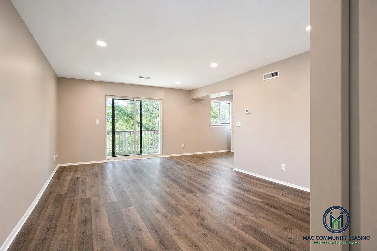 2 bed, $1,695 — Photo 2