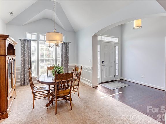 5th image of 550 Old Speedway Dr NW