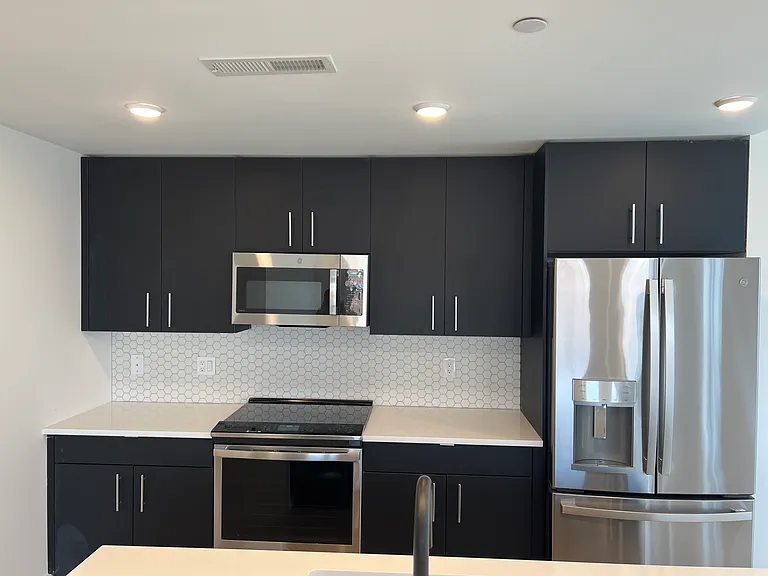 1501 N 31st St #412 — Photo 1