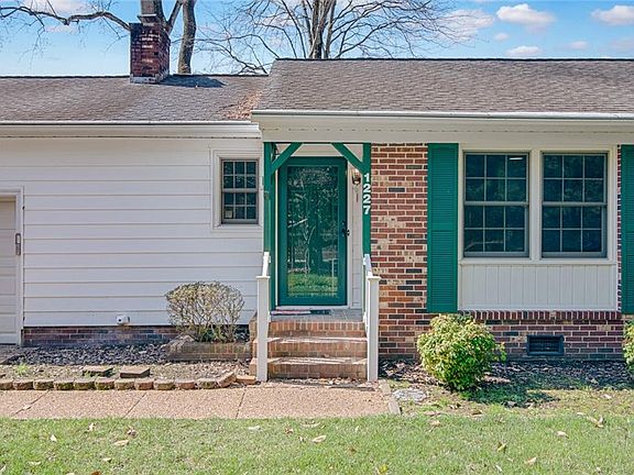 3rd image of 1227 Moyer Rd