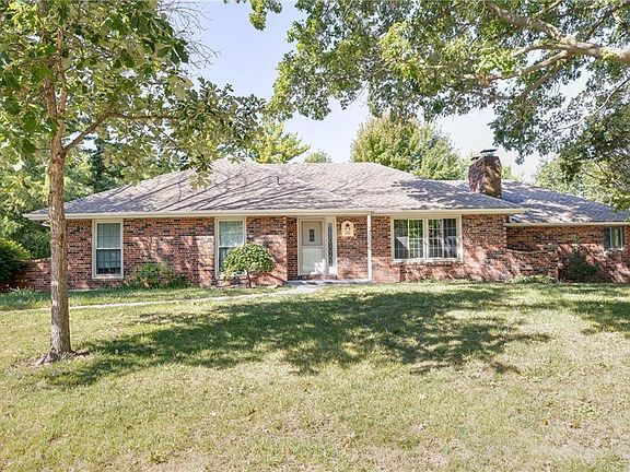 2nd image of 3606 W Colony Sq