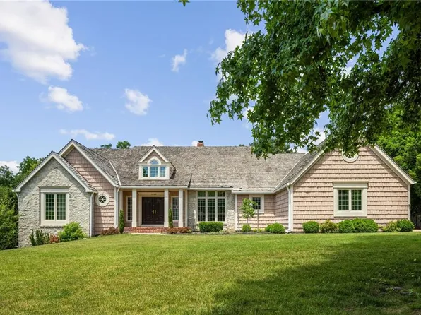 3044 W 118th Ter, Leawood, KS 66211