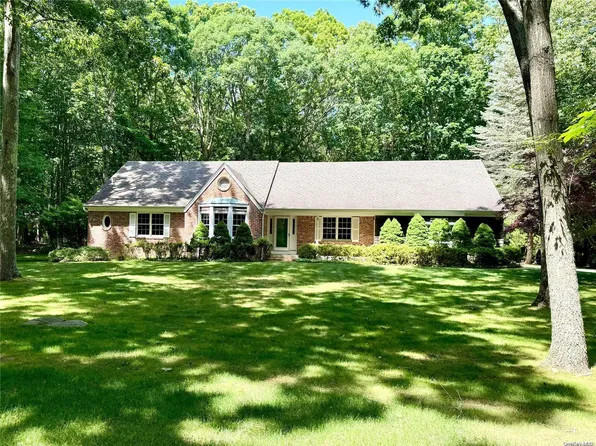 5 Country Club Drive, Shelter Island, NY 11964