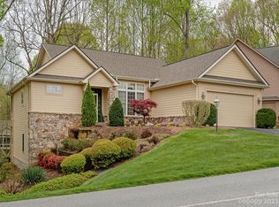 3117 Cove Loop Rd, Hendersonville, NC 28739