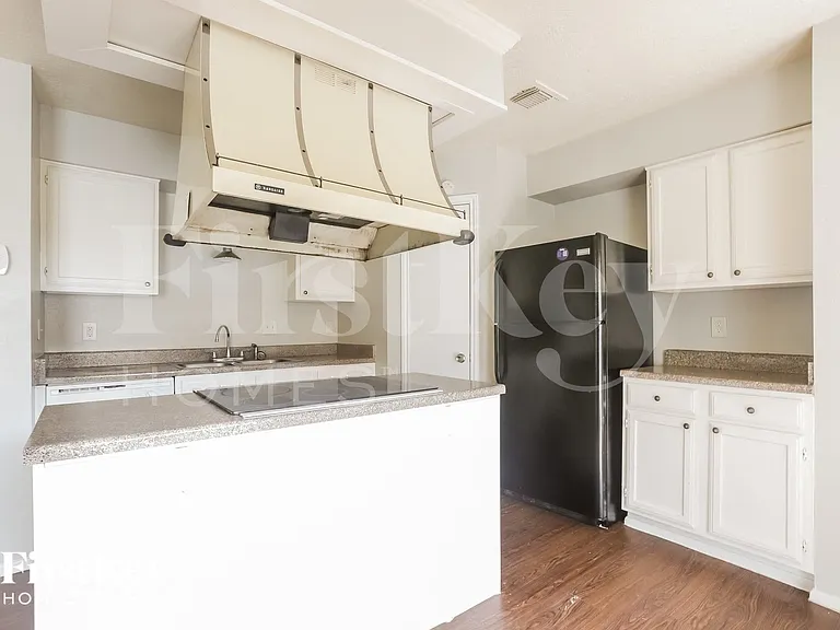 17522 Davenway Dr — Photo 7