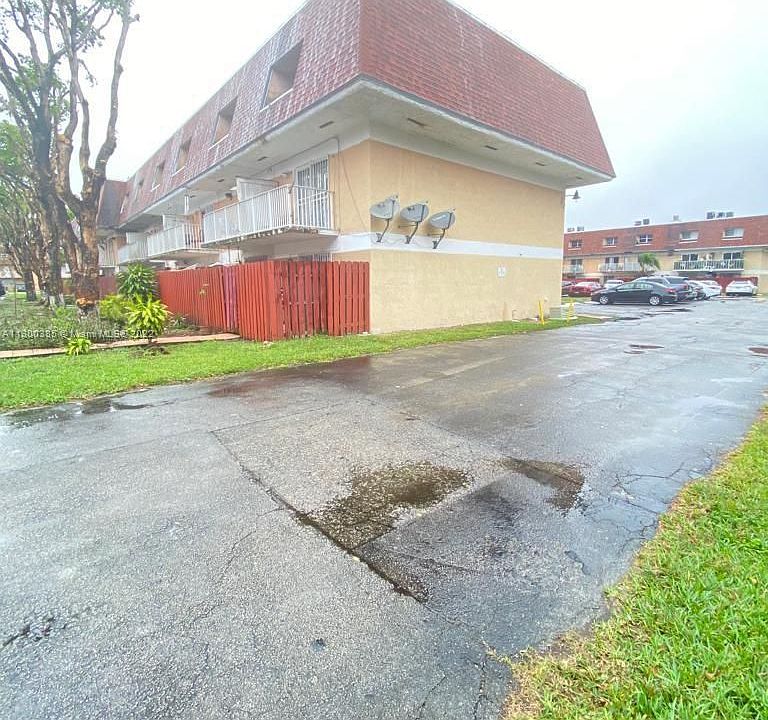 1st image of 260 NW 107th Ave APT 220