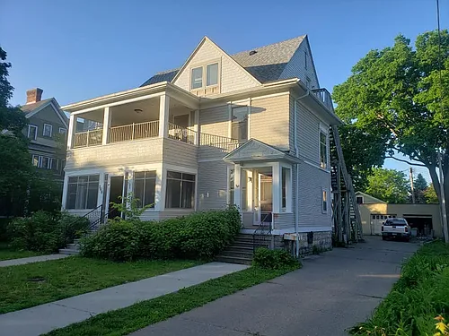 369 W 5th St Photo 1