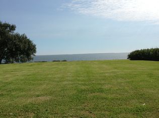 1004 Bayshore Dr, La Porte, TX 77571