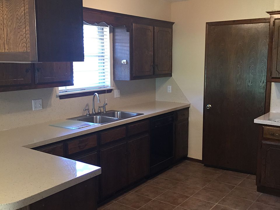 1st image of 404 Linda Ln
