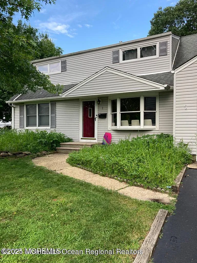3 bed, 1796 sqft, $2,100 — Photo 1