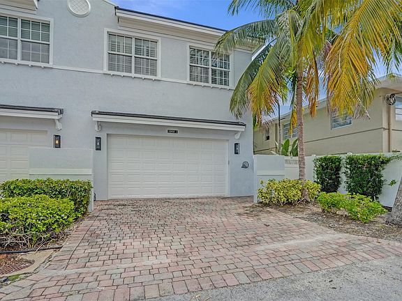 3rd image of 3909 NE 21st Avenue #1