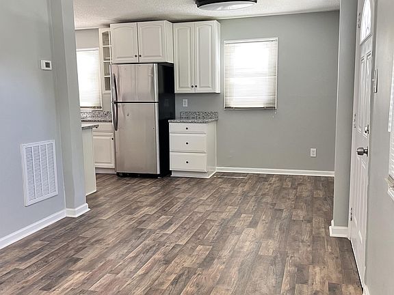 5th image of 2115 Wythe St