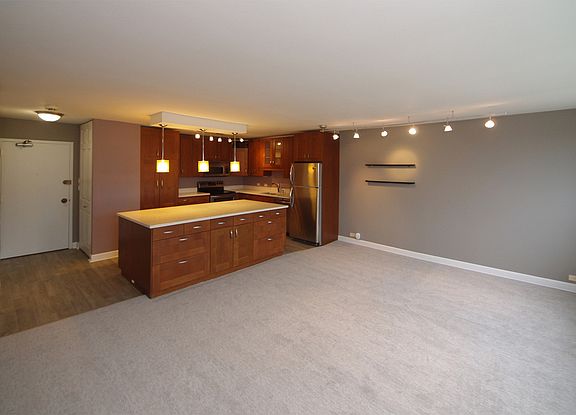 3rd image of 1360 N Sandburg Ter APT 1403