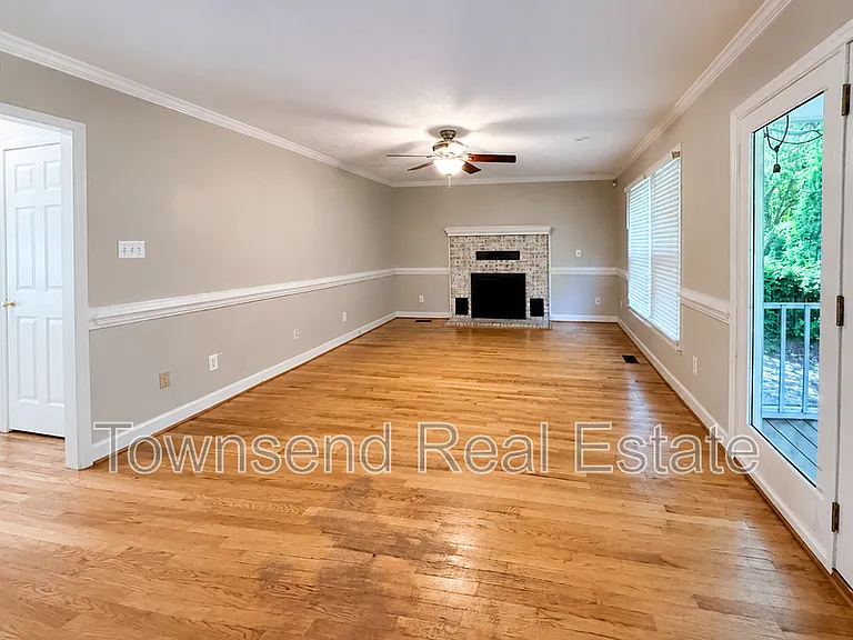 2937 Delaware Dr — Photo 16