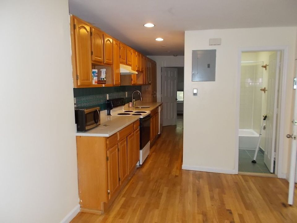 1st image of 68 Clifton Pl #4A