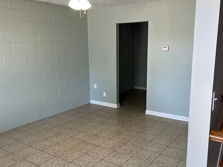 46 Allen Dr — Photo 3