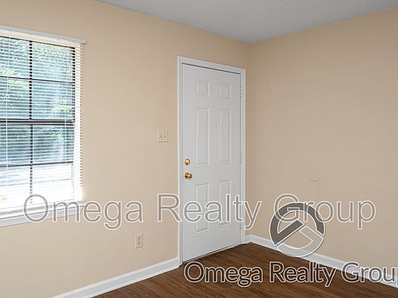 5th image of 1821 Carson Rd APT 2