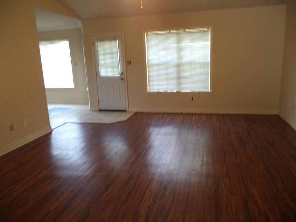 2nd image of 124 Wintergreen Ct