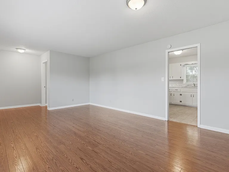 8413 Old Madison Pike — Photo 4