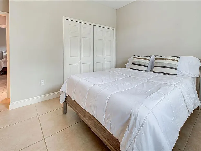 2330 Bradford St — Photo 15