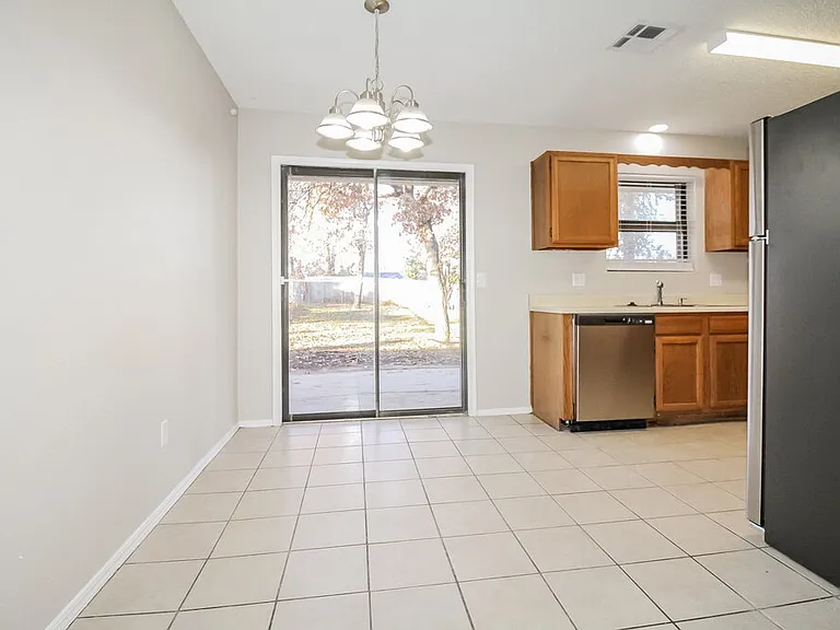 10321 Koch Dr — Photo 5