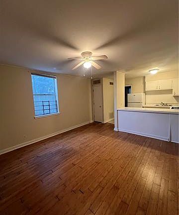 2nd image of 3550 Coliseum St APT 1