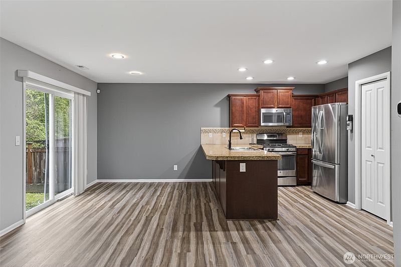 4th image of 4224 E T Street